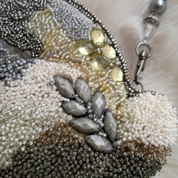 Mary Frances Hop To It Easter Bunny Rabbit Beaded Bag - Picture 5 of 13